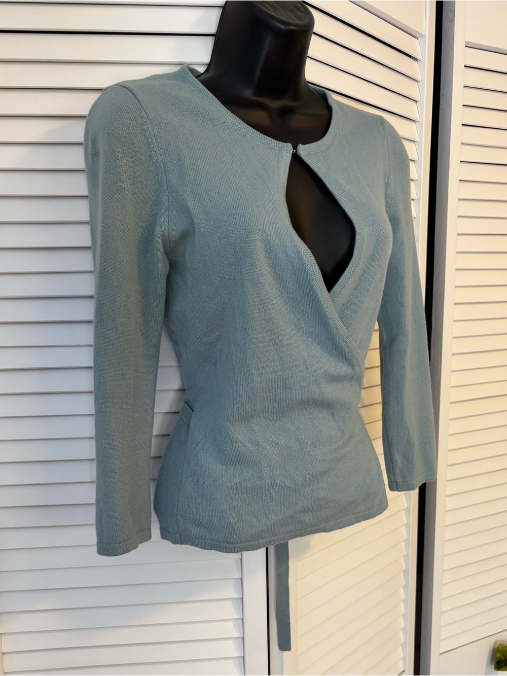 DVF Dianne Von Furstenberg 100% cashmere wrap sweater light blue Sz Sm / M